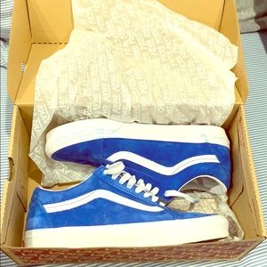 MENS SIZE 7 Vans old skool